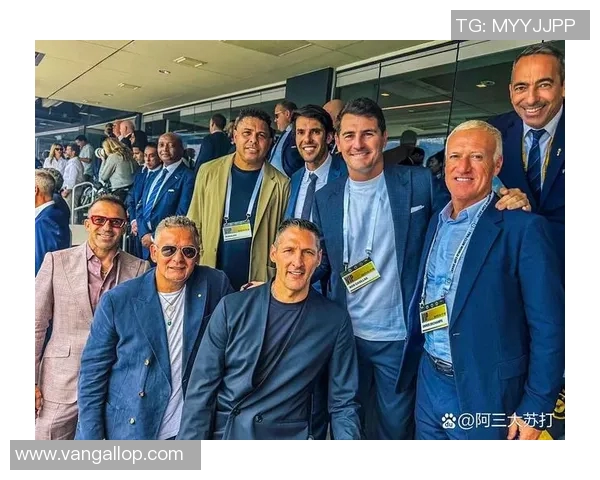 国际足球明星的英文名字与成就解析，探索他们的辉煌职业生涯与影响力