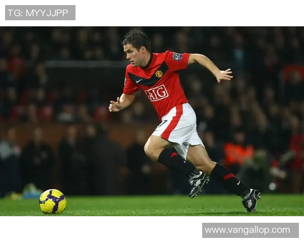 年轻时的足球明星欧文精彩瞬间回顾与珍贵图片分享